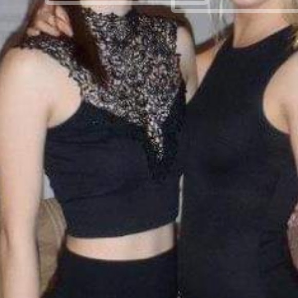 Black lace crop top - Picture 5 of 5